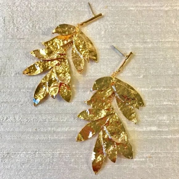 ✨Anthropologie Gold Little Leaves ✨ - Picture 5 of 5